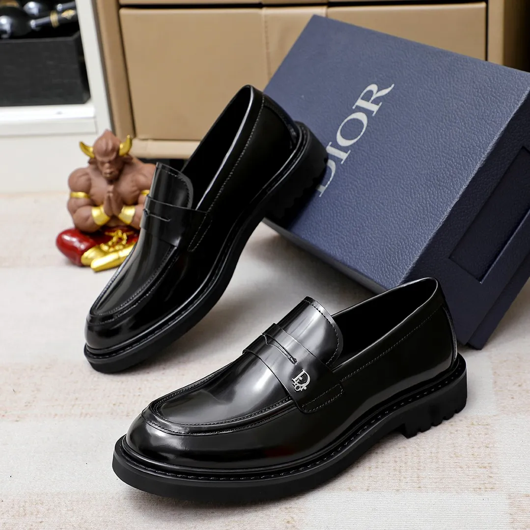 Men's shoes 💰520🕷️🕷️[Dior] Dior's new casual men's shoes are launched in Hong Kong counters. Official website 1:1 production. Italian woven cowhide + water-dyed 🐂 leather lining. Designed by European and American masters. Perfect shape to create counter quality, solid color rubber wear-resistant outsole and classic dazzling toe! Super versatile and very comfortable. High-end without losing taste, fashionable and novel! ! Absolute focus! 8 colors available! Code number 38-45……